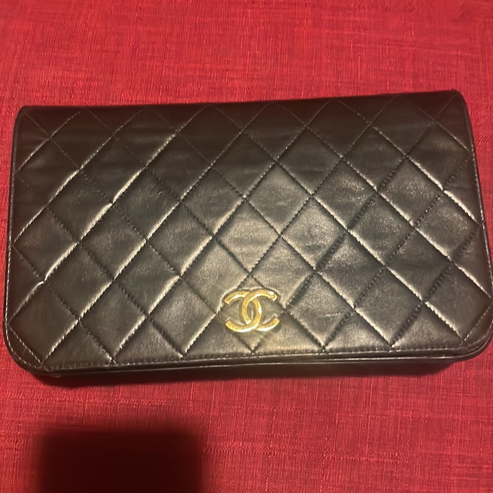 Authentic Chanel - Picture 6 of 14